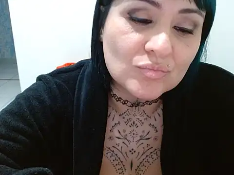 vaholiver online show from July 24, 2026, 11:58 pm