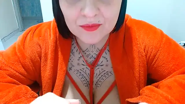 vaholiver online show from July 31, 2026, 9:03 pm