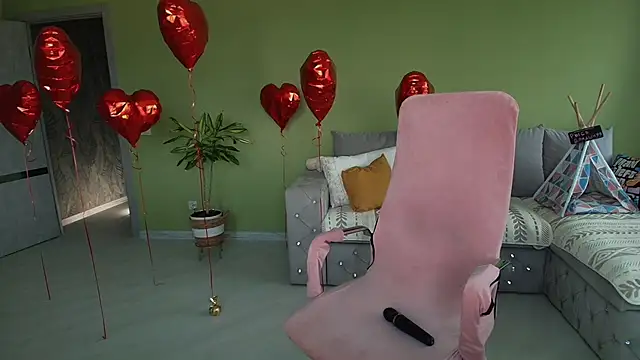 Cuddle Cat online show from June 1, 2026, 5:31 am