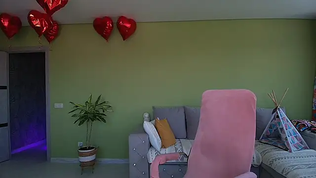 Cuddle Cat online show from June 13, 2026, 6:00 am