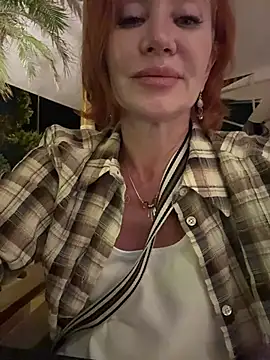 Snapshot of Jullia_Moor chatting on June 6, 2026, 8:13 pm Jullia Moor online show from June 6, 2026, 8:13 pm