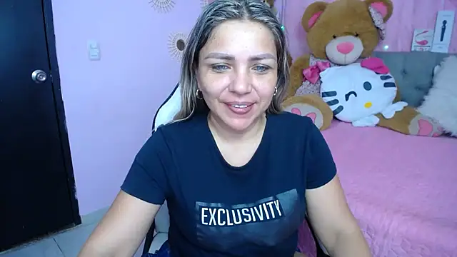 Snapshot of cum_bigass chatting on November 11, 2025, 12:16 pm cum bigass online show from November 11, 2025, 12:16 pm