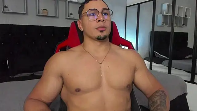 Snapshot of tyler_hank01 chatting on October 28, 2025, 6:54 pm tyler hank01 online show from October 28, 2025, 6:54 pm