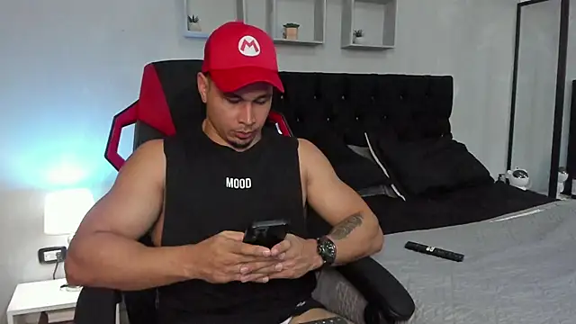 Snapshot of tyler_hank01 chatting on November 2, 2025, 10:45 pm tyler hank01 online show from November 2, 2025, 10:45 pm