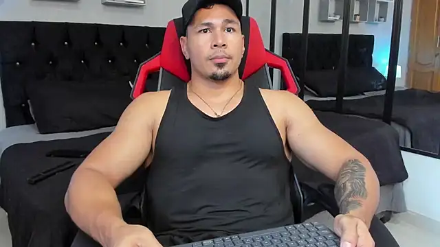 tyler hank01 online show from March 1, 2026, 6:43 pm