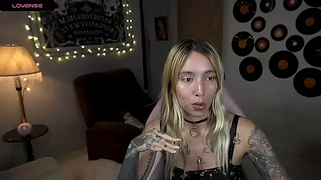 Saucy Jenn online show from March 23, 2025, 1:09 am