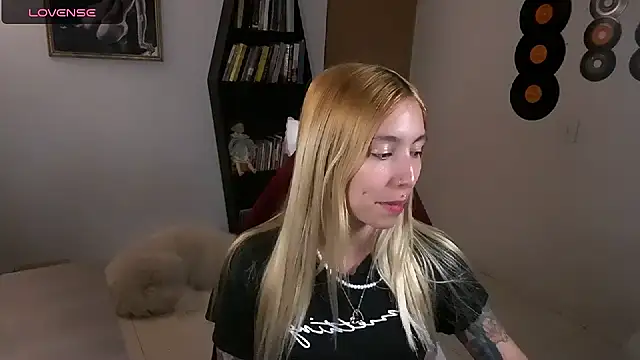 Saucy Jenn online show from October 4, 2025, 2:31 am