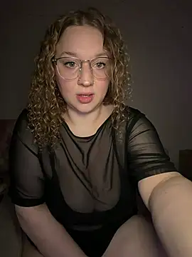 EmmieRae online show from March 17, 2026, 3:11 am