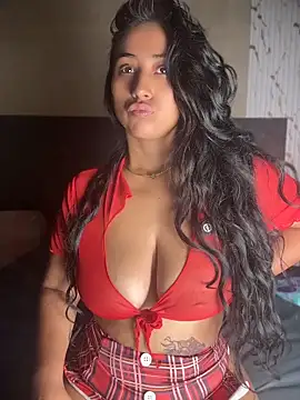 Valentinne z online show from April 19, 2026, 7:29 am