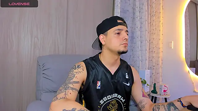 Snapshot of alejandro_calderon1 chatting on September 24, 2025, 12:25 am alejandro calderon1 online show from September 24, 2025, 12:25 am