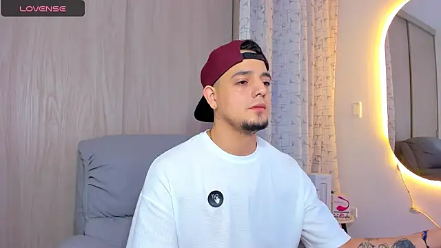 Snapshot of alejandro_calderon1 chatting on October 2, 2025, 4:41 am alejandro calderon1 online show from October 2, 2025, 4:41 am