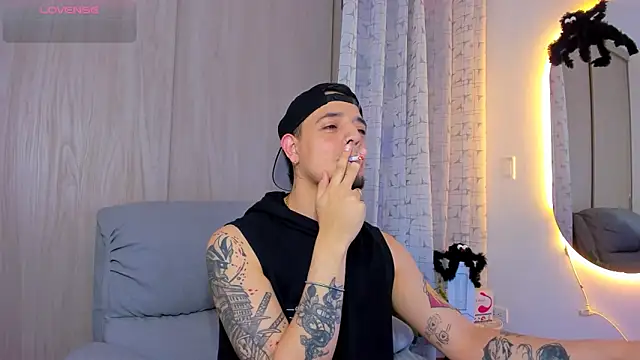 Snapshot of alejandro_calderon1 chatting on October 22, 2025, 11:15 pm alejandro calderon1 online show from October 22, 2025, 11:15 pm