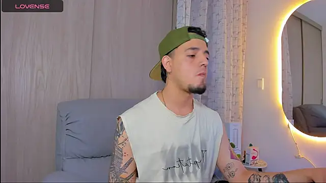 Snapshot of alejandro_calderon1 chatting on November 13, 2025, 10:08 pm alejandro calderon1 online show from November 13, 2025, 10:08 pm