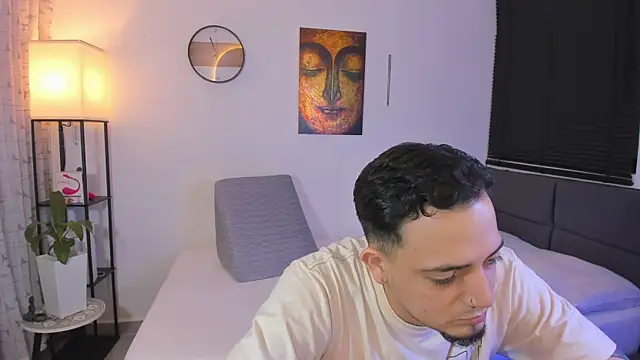 alejandro calderon1 online show from June 16, 2026, 4:04 am