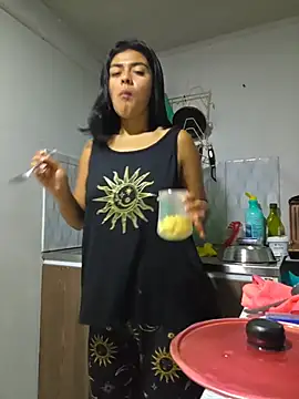 Snapshot of Hannah-grace chatting on November 3, 2025, 10:05 am Hannah-grace online show from November 3, 2025, 10:05 am