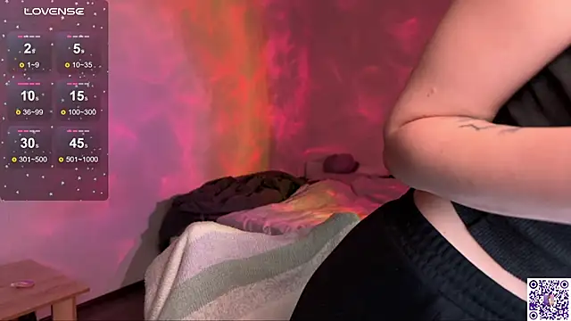 Chanel Gill online show from October 4, 2025, 7:23 pm