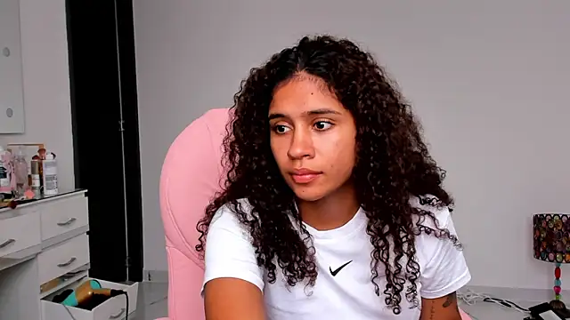 stormyy  online show from October 17, 2025, 9:39 pm