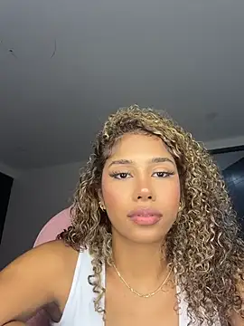 stormyy  online show from June 3, 2026, 11:32 pm