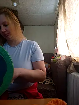 BustyBlond online show from April 28, 2026, 4:39 am