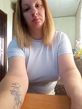Snapshot of BustyBlond chatting on July 6, 2026, 3:58 am BustyBlond online show from July 6, 2026, 3:58 am