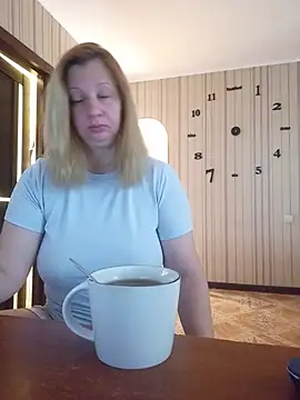 Snapshot of BustyBlond chatting on August 2, 2026, 4:22 am BustyBlond online show from August 2, 2026, 4:22 am