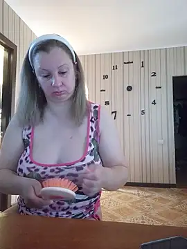 Snapshot of BustyBlond chatting on August 4, 2026, 4:48 am BustyBlond online show from August 4, 2026, 4:48 am