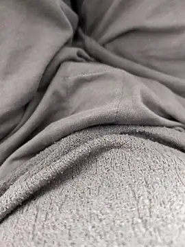 Snapshot of Elixire1 chatting on September 18, 2025, 5:15 pm Elixire1 online show from September 18, 2025, 5:15 pm