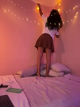 Snapshot of GabriSaenz chatting on December 11, 2024, 9:12 pm GabriSaenz online show from December 11, 2024, 9:12 pm