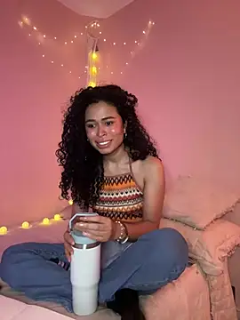 Snapshot of GabriSaenz chatting on December 13, 2024, 10:55 pm GabriSaenz online show from December 13, 2024, 10:55 pm