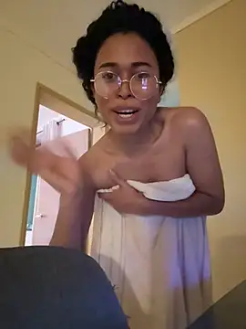 Snapshot of GabriSaenz chatting on December 22, 2024, 10:47 pm GabriSaenz online show from December 22, 2024, 10:47 pm