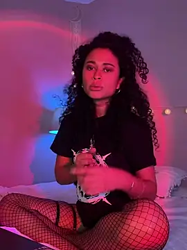 Snapshot of GabriSaenz chatting on January 25, 2025, 2:15 am GabriSaenz online show from January 25, 2025, 2:15 am