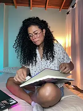 Snapshot of GabriSaenz chatting on March 19, 2025, 1:29 pm GabriSaenz online show from March 19, 2025, 1:29 pm