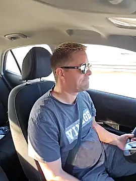 Trucker Hunter online show from February 9, 2025, 9:58 am