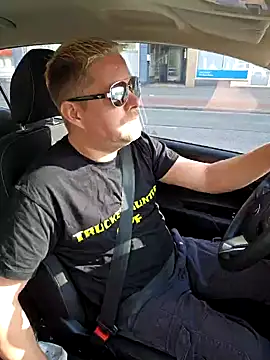 Trucker Hunter online show from March 9, 2025, 9:46 am