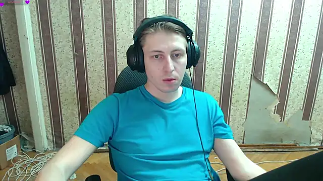 darienlarge online show from September 25, 2025, 6:44 pm