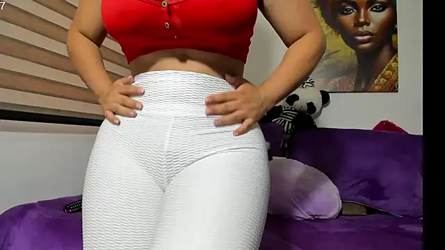 Snapshot of Emiily_88 chatting on February 25, 2025, 11:52 am Emiily 88 online show from February 25, 2025, 11:52 am