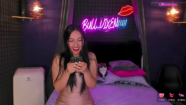 Snapshot of bull_vixen2001 chatting on October 21, 2025, 9:21 am bull vixen2001 online show from October 21, 2025, 9:21 am