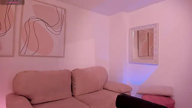 Snapshot of ErikaBenz_ chatting on October 13, 2025, 1:11 pm ErikaBenz online show from October 13, 2025, 1:11 pm