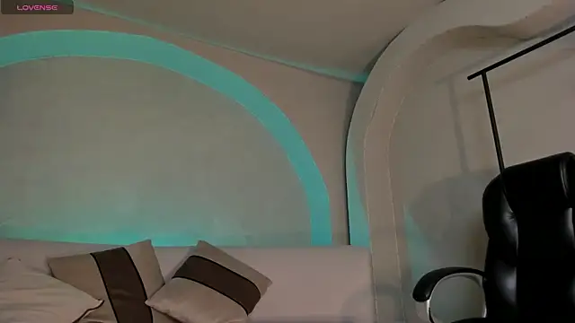 Snapshot of ErikaBenz_ chatting on October 25, 2025, 12:23 pm ErikaBenz online show from October 25, 2025, 12:23 pm