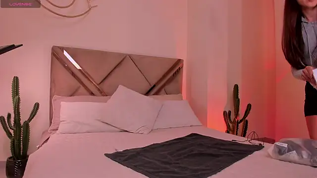 ErikaBenz  online show from March 18, 2026, 12:19 pm