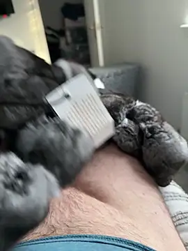 Snapshot of Furdale chatting on September 19, 2025, 5:13 pm Furdale online show from September 19, 2025, 5:13 pm