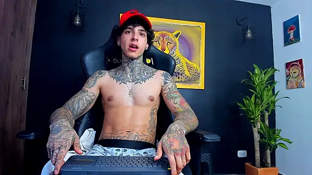 Snapshot of Aron_ford chatting on January 19, 2025, 8:09 pm Aron ford online show from January 19, 2025, 8:09 pm