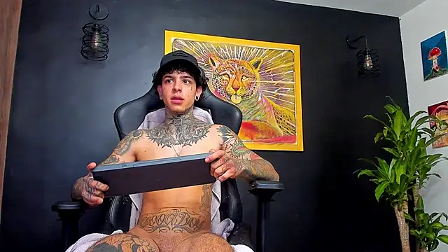 Snapshot of Aron_ford chatting on February 8, 2025, 2:05 pm Aron ford online show from February 8, 2025, 2:05 pm