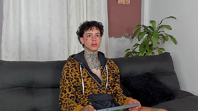 Snapshot of Aron_ford chatting on October 1, 2025, 11:49 am Aron ford online show from October 1, 2025, 11:49 am