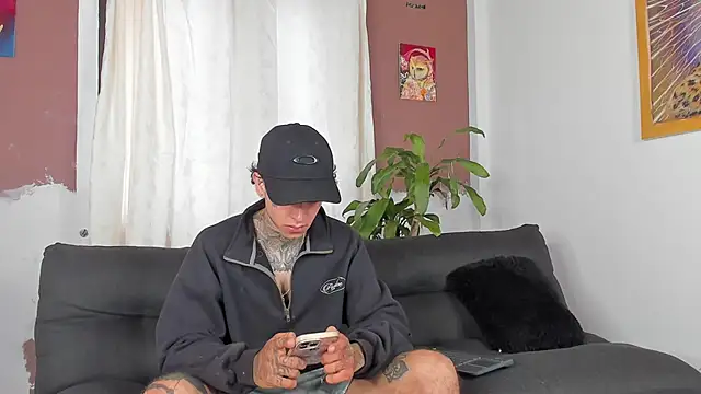 Snapshot of Aron_ford chatting on October 3, 2025, 1:08 pm Aron ford online show from October 3, 2025, 1:08 pm