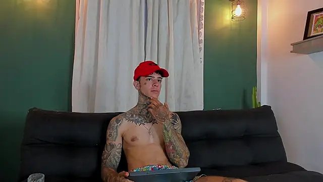 Snapshot of Aron_ford chatting on November 3, 2025, 11:11 am Aron ford online show from November 3, 2025, 11:11 am