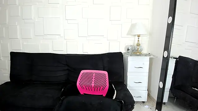 Snapshot of dollpamela chatting on January 5, 2025, 11:33 pm dollpamela online show from January 5, 2025, 11:33 pm