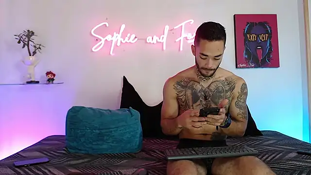 Snapshot of SophieFoxx17 chatting on September 13, 2025, 1:16 am SophieFoxx17 online show from September 13, 2025, 1:16 am