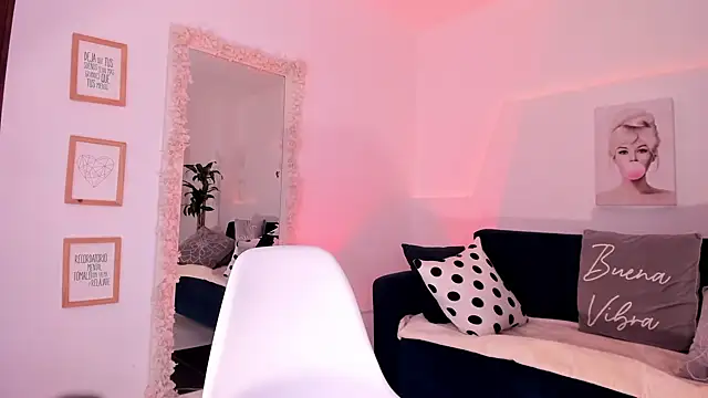 barbie es online show from February 22, 2025, 9:04 pm