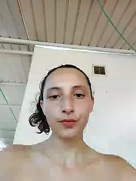 Snapshot of _Laary chatting on December 31, 2024, 8:23 pm Laary online show from December 31, 2024, 8:23 pm